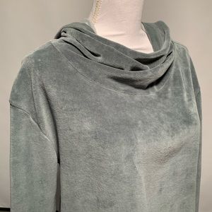 Zella velour green sweatshirt with hoodie.